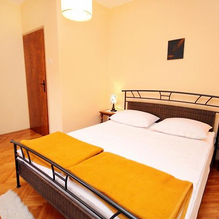 Apartments With A Parking Space Novi Vinodolski - 2423 Екстериор снимка