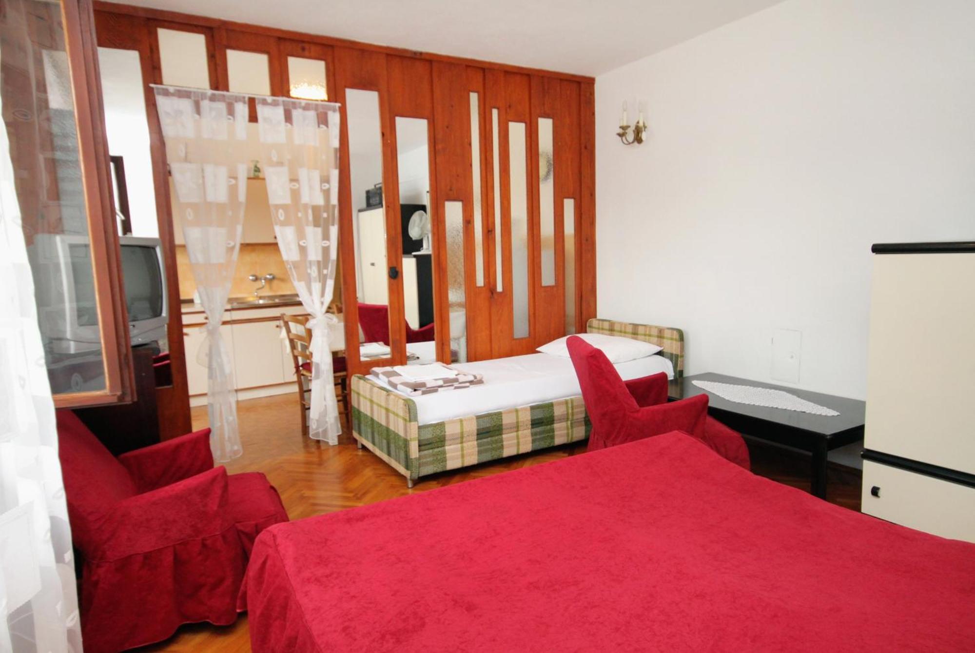 Apartments With A Parking Space Novi Vinodolski - 2423 Стая снимка